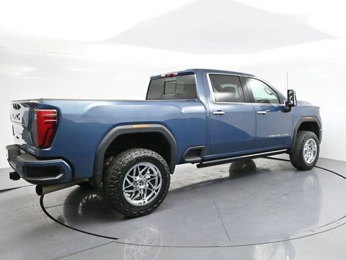 Used 2024 GMC Sierra 2500 Denali w/ Denali Reserve Package AWD/4WD image 7