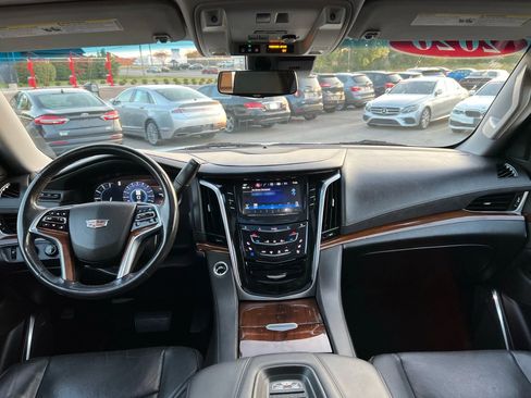 Used 2020 Cadillac Escalade ESV Luxury image 9