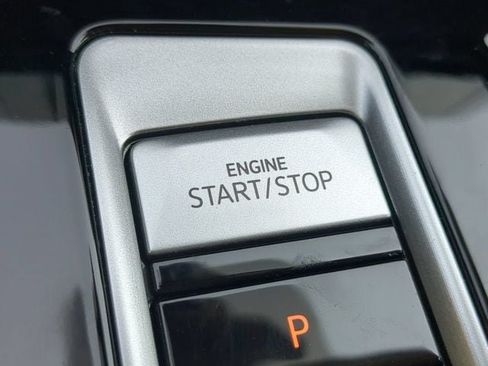 Used 2024 Volkswagen Atlas SE FWD image 27