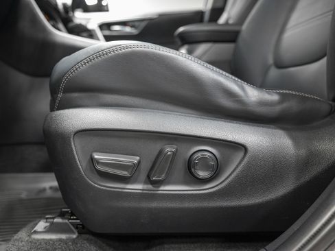 Used 2021 Toyota RAV4 XLE Premium AWD/4WD image 14