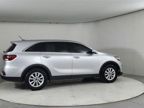 Used 2020 Kia Sorento AWD V6 image 7