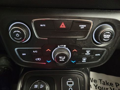 Used 2018 Jeep Compass Trailhawk w/ Cold Weather Group image 19