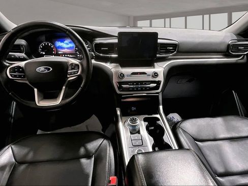 Used 2021 Ford Explorer XLT w/ Equipment Group 202A image 15