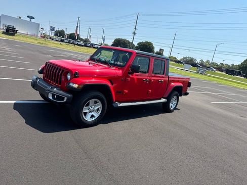 Used 2023 Jeep Gladiator Sport AWD/4WD image 6
