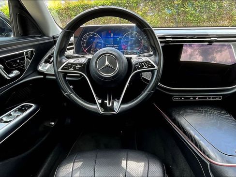 Used 2025 Mercedes-Benz E 350 Sedan image 7