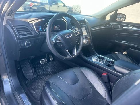 Used 2017 Ford Fusion Titanium FWD image 6