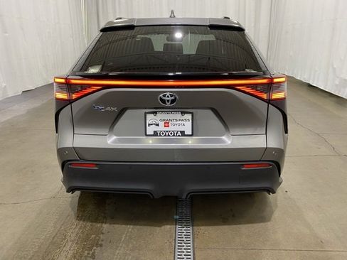 Used 2023 Toyota bZ4X XLE image 5