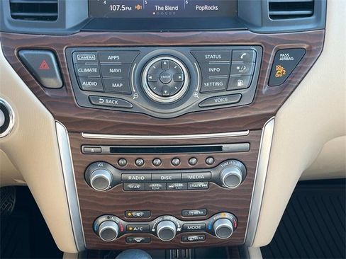 Used 2018 Nissan Pathfinder Platinum image 15