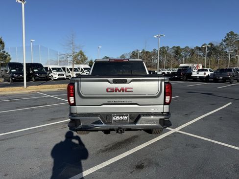 Used 2025 GMC Sierra 1500 SLE image 6