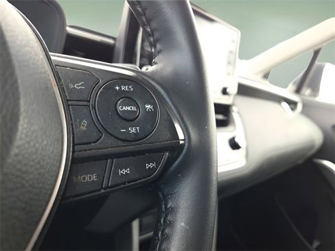 Used 2022 Toyota Corolla Cross LE image 22