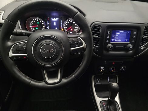 Used 2018 Jeep Compass Latitude FWD image 22