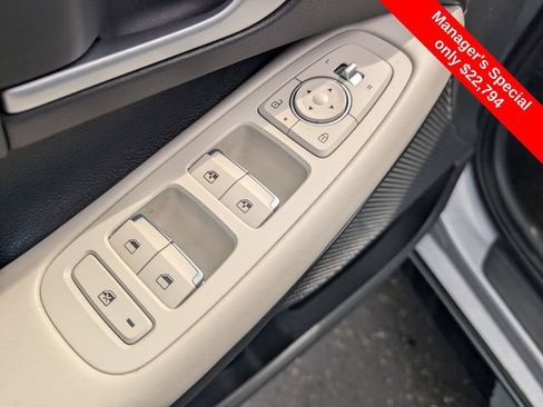 Used 2025 Hyundai Sonata SEL FWD image 15