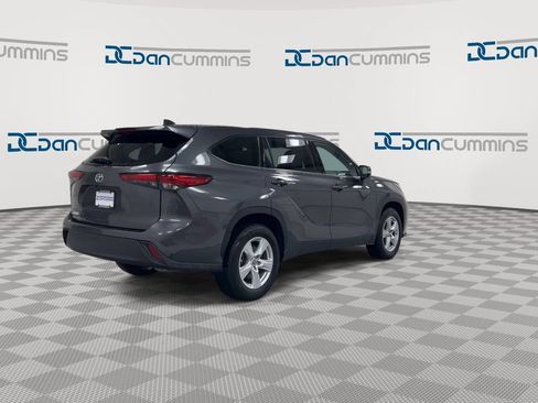 Used 2022 Toyota Highlander L FWD image 8