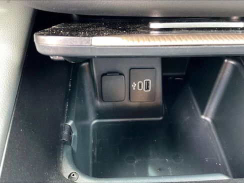 Certified 2025 Ford Explorer Active AWD/4WD image 33