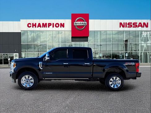 Used 2018 Ford F350 Platinum image 4