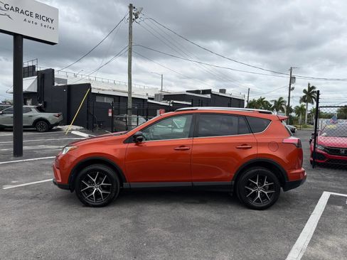 Used 2016 Toyota RAV4 SE FWD image 8