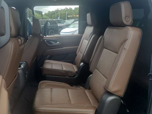 Used 2021 Chevrolet Suburban High Country RWD image 26