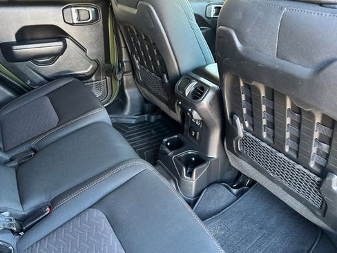 Used 2022 Jeep Gladiator Mojave image 17