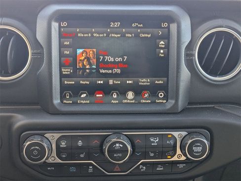 Used 2021 Jeep Wrangler Unlimited Sahara w/ Cold Weather Group image 13