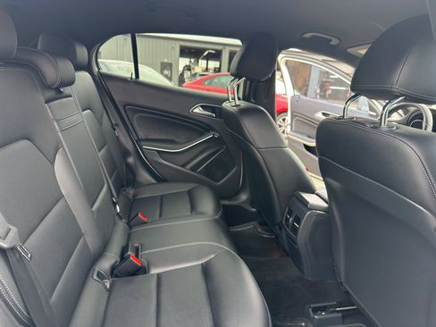 Used 2017 Mercedes-Benz GLA 250 w/ Premium Package image 17