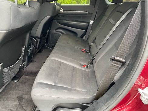 Used 2017 Jeep Grand Cherokee Laredo w/ Quick Order Package 23E image 17