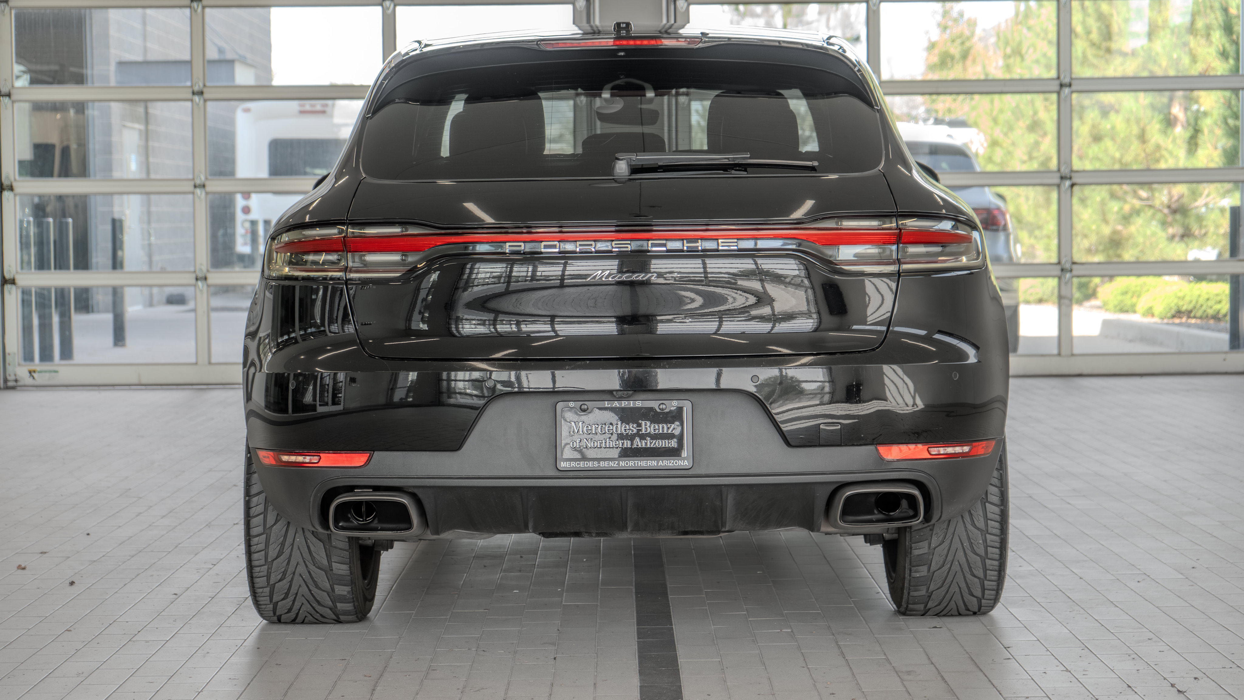 Used 2020 Porsche Macan AWD/4WD image 14