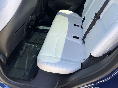 Used 2023 Tesla Model Y Performance AWD/4WD image 12