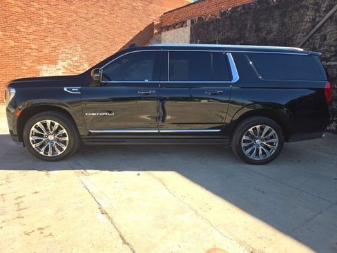 Certified 2021 GMC Yukon XL Denali w/ Denali Premium Package image 4