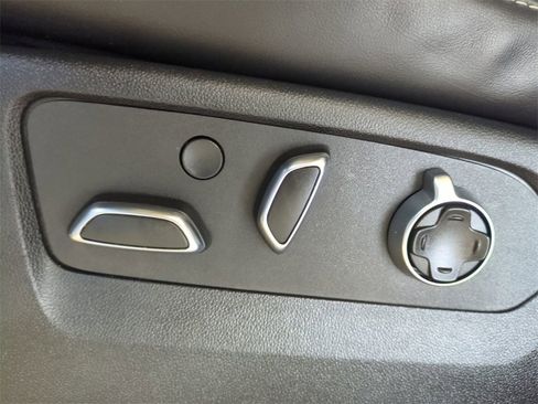 Used 2023 Cadillac Escalade Sport Platinum image 24