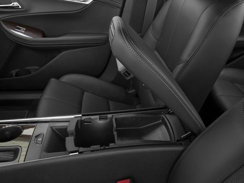 Used 2016 Chevrolet Impala LT FWD image 13