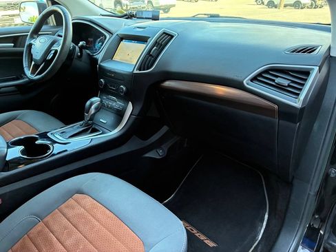 Used 2018 Ford Edge SEL w/ Equipment Group 201A AWD/4WD image 40