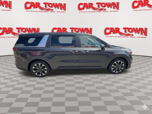 Used 2024 Kia Carnival EX FWD image 9
