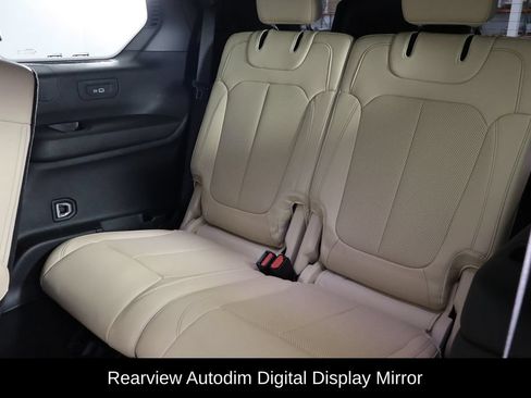 Used 2023 Jeep Grand Cherokee L Limited w/ Luxury Tech Group II AWD/4WD image 17
