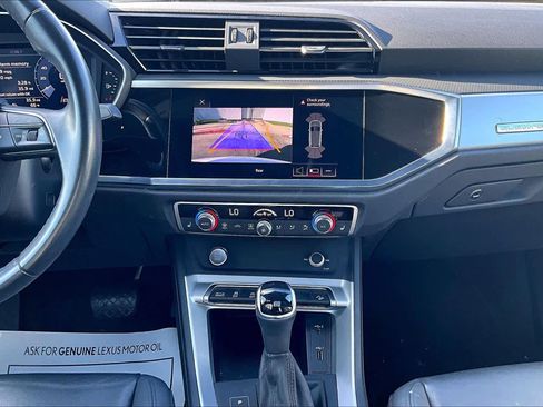 Used 2020 Audi Q3 2.0T Premium w/ Convenience Package image 6