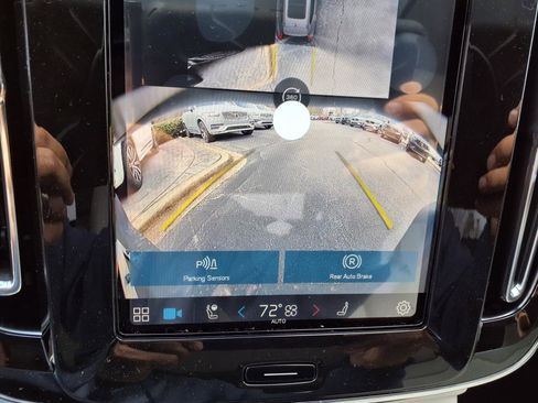 New 2025 Volvo XC40 B5 Ultra w/ Climate Package image 20