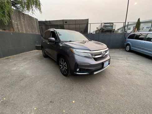 Used 2019 Honda Pilot Touring image 8