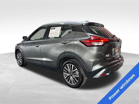 Used 2021 Nissan Kicks SV image 7