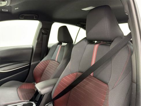 Used 2025 Toyota Corolla SE image 19