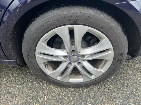 Used 2011 Mercedes-Benz E 350 4MATIC Sedan image 22