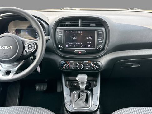 Used 2022 Kia Soul LX w/ Technology Package FWD image 32