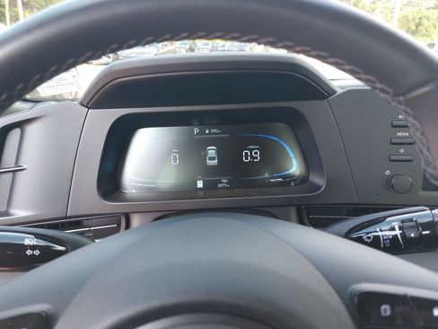 Certified 2025 Hyundai Elantra Sport FWD image 20