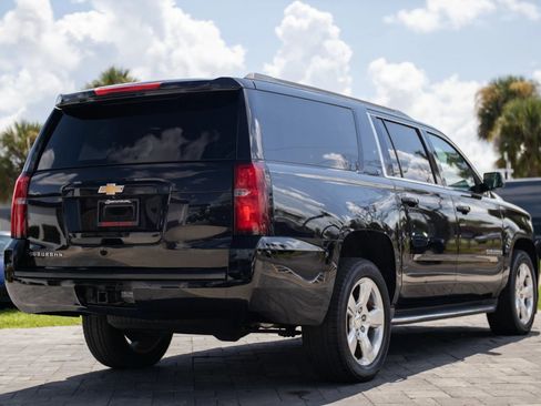 Used 2015 Chevrolet Suburban LT RWD image 13