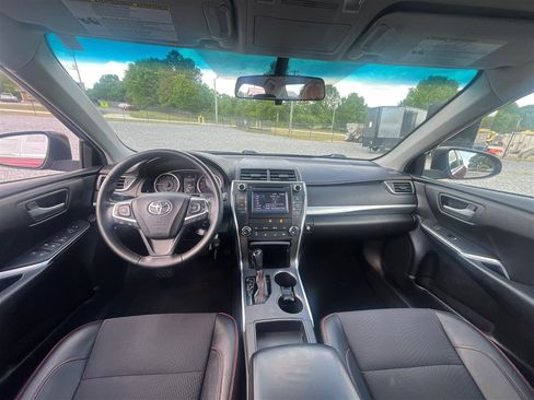Used 2016 Toyota Camry SE FWD image 22