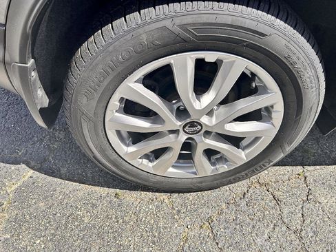 Used 2021 Nissan Rogue Sport S image 8