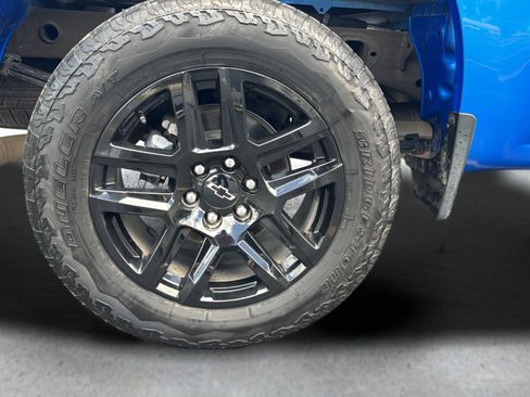 Used 2025 Chevrolet Silverado 1500 Custom w/ Turbomax Blackout Package RWD image 19