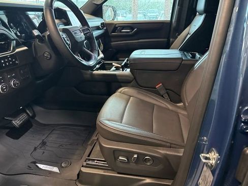 Used 2026 GMC Yukon Denali w/ Denali Reserve Package AWD/4WD image 4