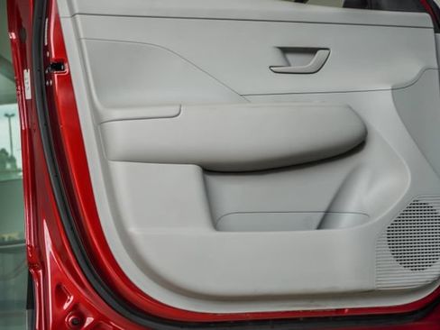 Used 2024 Hyundai Kona SEL AWD/4WD image 37