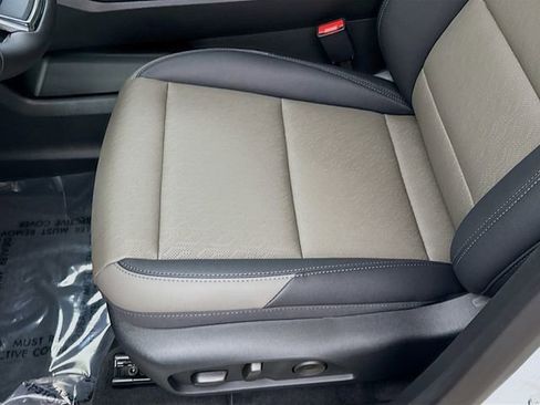 New 2026 Chevrolet Equinox LT image 21