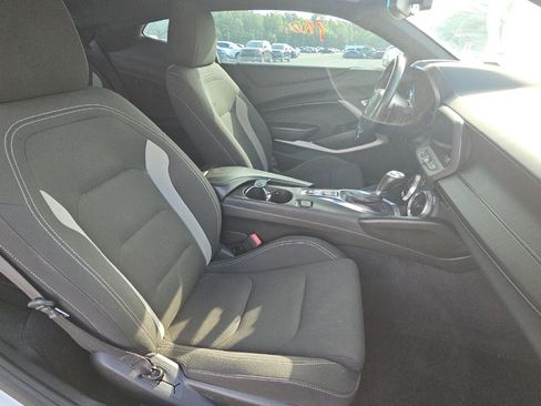 Used 2019 Chevrolet Camaro SS RWD image 9