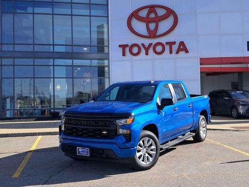 Used 2023 Chevrolet Silverado 1500 Custom AWD/4WD image 1